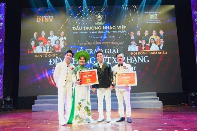 Nữ điều dưỡng chiến thắng Quán quân Đấu Trường Nhạc Việt 2025 ở tuổi ngoài 50- Ảnh 3.