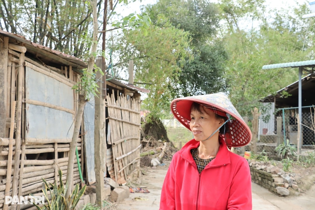 Phó Chủ tịch tỉnh Đắk Lắk: Những hành động thiết thực vì đồng bào vùng lũ - 1 Phó Chủ tịch tỉnh Đắk Lắk: Những hành động thiết thực vì đồng bào vùng lũ - 1