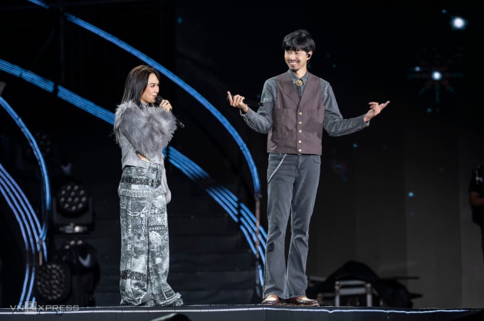 Mỹ Tâm và Đen Vâu trong concert. Ảnh: Giang Huy