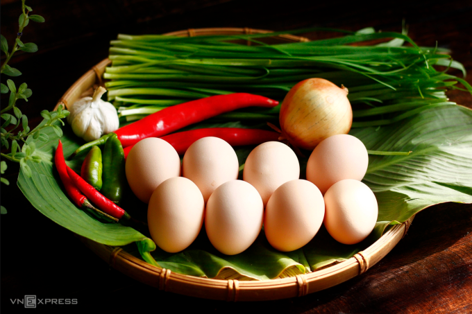 Trứng là siêu thực phẩm giàu dinh dưỡng, tốt cho não, mắt, xương, tim, cân nặng, da và tóc của phụ nữ. Ảnh: Bùi Thủy