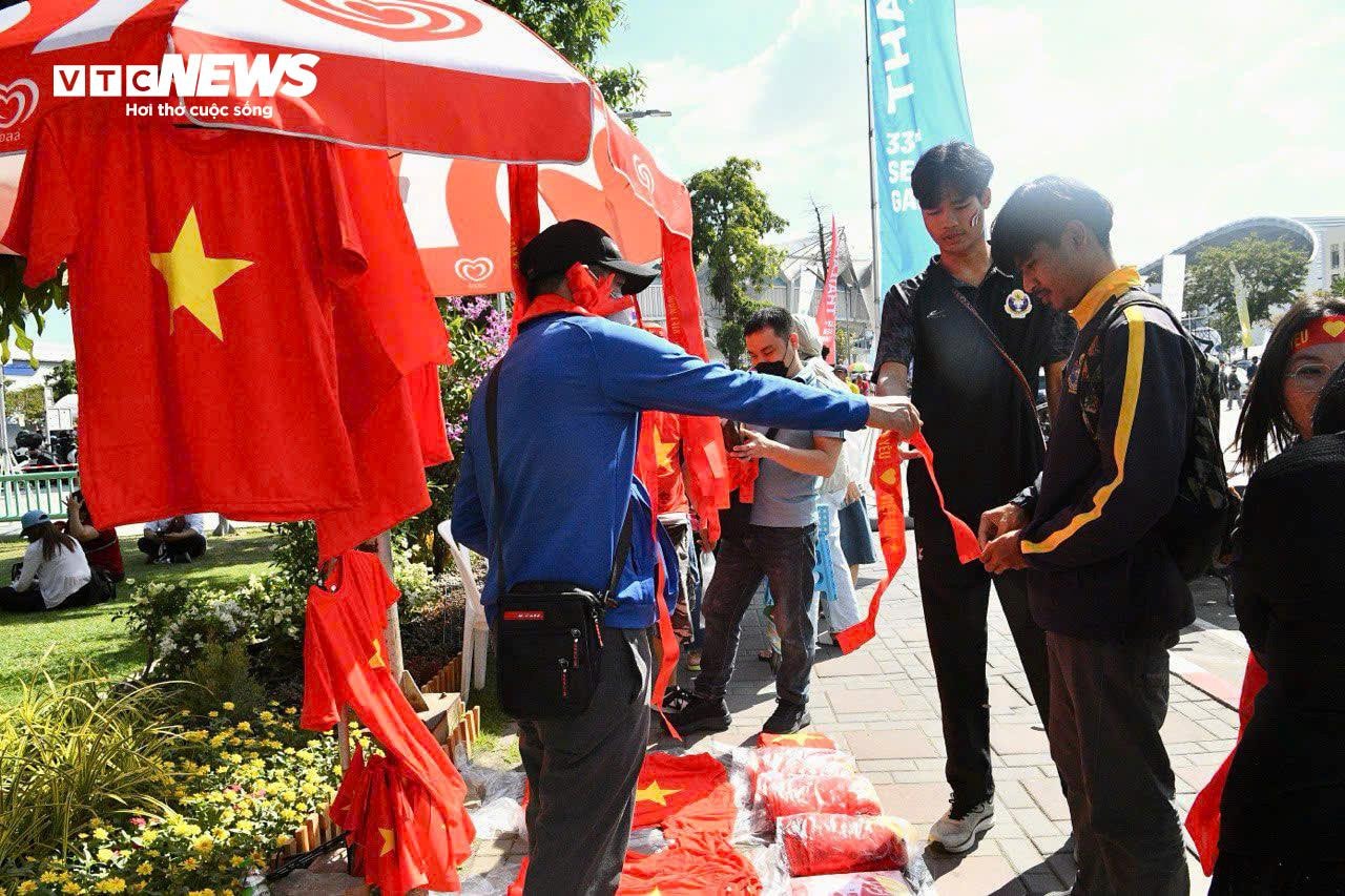 Tận dụng cơ hội này, một số 