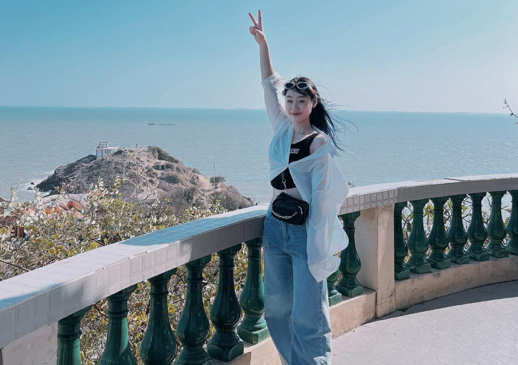 Đáng chú ý, thành tích này càng trở nên giá trị khi nữ VĐV dù chịu đau ở cổ và cánh tay nhưng vẫn quyết tâm thi đấu trọn vẹn cả ba nội dung.