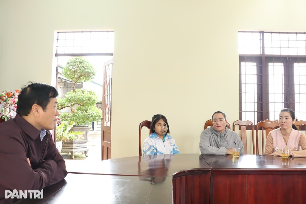 Nhận hơn 200 triệu đồng, người thân hoàn cảnh ngỡ... bị nhầm - 4