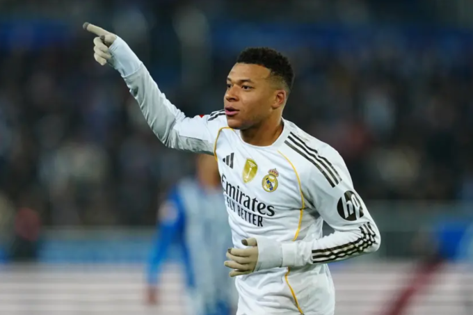 Kylian Mbappe mừng bàn trong trận Real thắng Alaves 1-0 ở vòng 16 La Liga trên sân Mendizorroza, Vitoria-Gasteiz, Tây Ban Nha ngày 14/12/2025. Ảnh: LaPresse