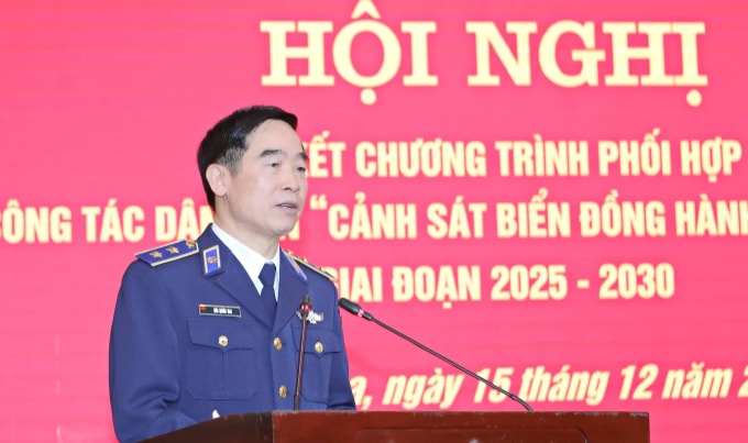 Trung tướng Bùi Quốc Oai, Chính ủy Cảnh sát biển Việt Nam phát biểu tại lễ kỹ kết. Ảnh: Lam Sơn