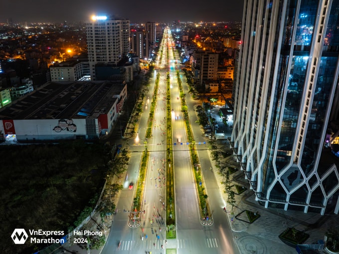 Cung đường VnExpress Marathon Hải Phòng được mệnh danh là điểm hẹn PR cho runner cự ly 42km. Ảnh: VnExpress Marathon