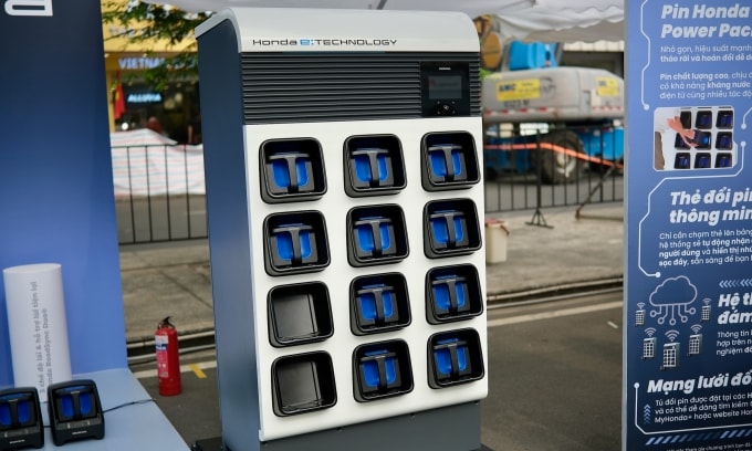 Tủ đổi pin Honda Power Pack Exchanger e: trưng bày tại sự kiện ở TP HCM. Ảnh: Hồ Tân