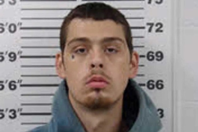 Người phụ nữ tá hỏa phát hiện tù nhân vượt ngục trong xe của mình - Ảnh 1. Người phụ nữ tá hỏa phát hiện tù nhân vượt ngục trong xe của mình - Ảnh 1.