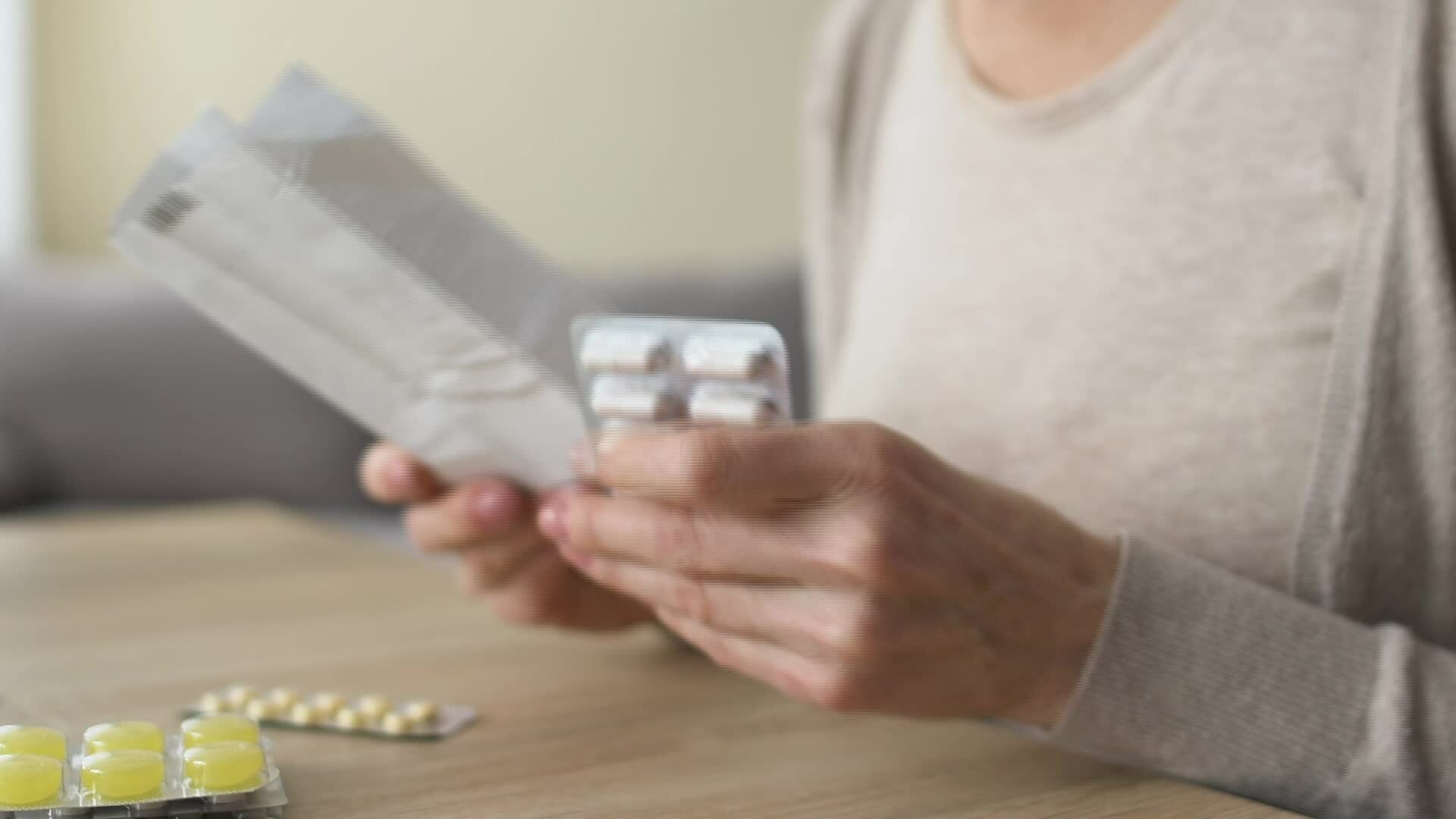 Vì sao không nên dùng lại đơn thuốc cúm?