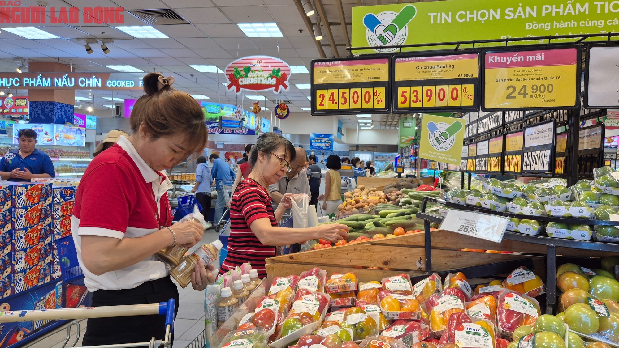 Hàng Tết có thiếu hụt do thiên tai tại TP HCM không? - Ảnh 5. Hàng Tết có thiếu hụt do thiên tai tại TP HCM không? - Ảnh 5.