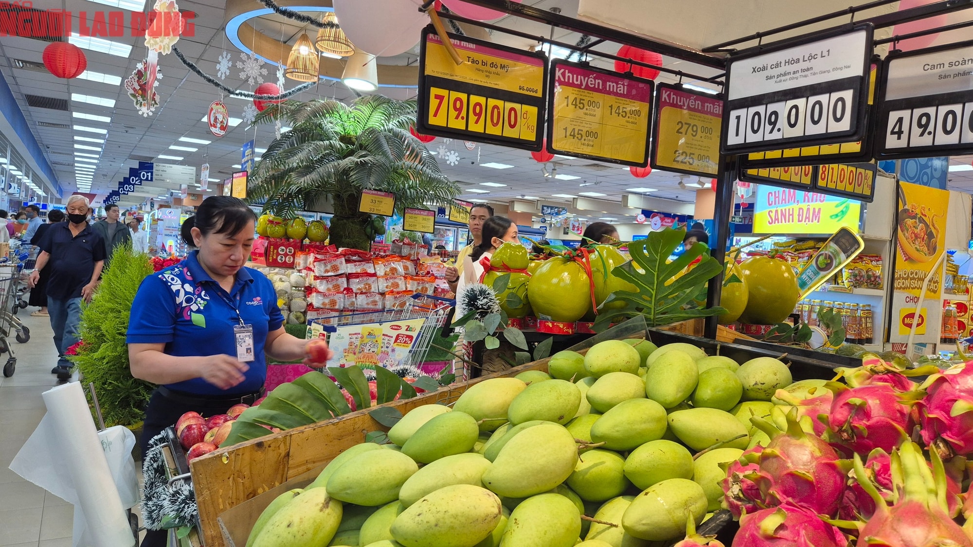 Hàng Tết có thiếu hụt do thiên tai tại TP HCM không? - Ảnh 6. Hàng Tết có thiếu hụt do thiên tai tại TP HCM không? - Ảnh 6.