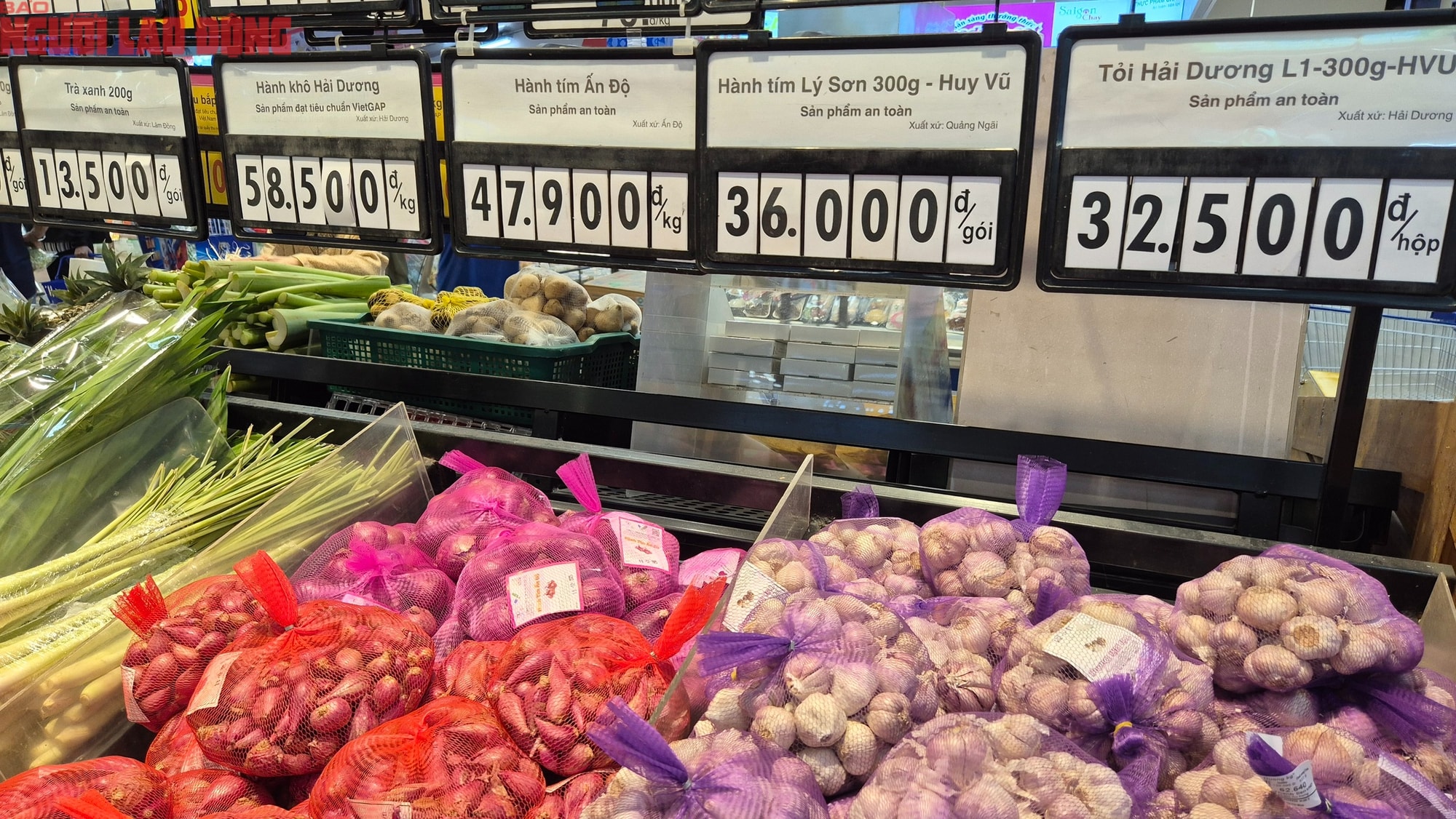 Hàng Tết có thiếu hụt do thiên tai tại TP HCM không? - Ảnh 7. Hàng Tết có thiếu hụt do thiên tai tại TP HCM không? - Ảnh 7.