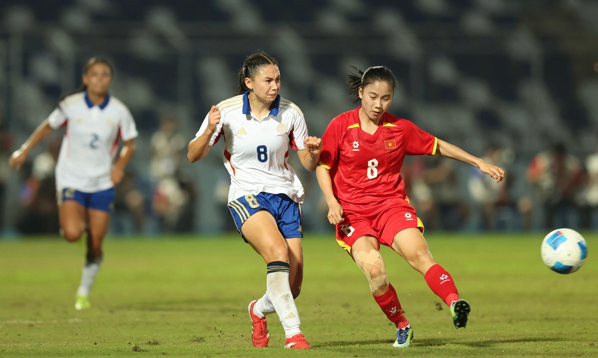 Đội tuyển nữ Việt Nam đấu với Philippines chung kết bóng đá nữ SEA Games 33.