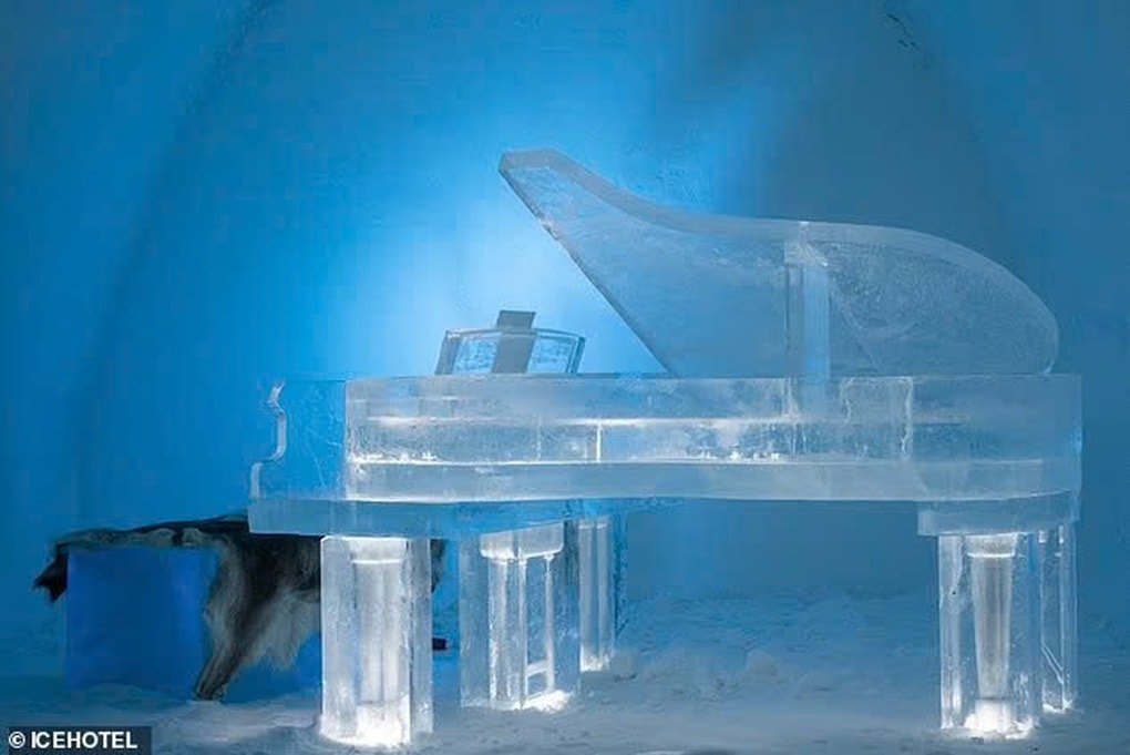Khách sạn kỳ lạ chỉ tồn tại vài tháng, khách ngủ giữa băng giá -5 độ C - 2