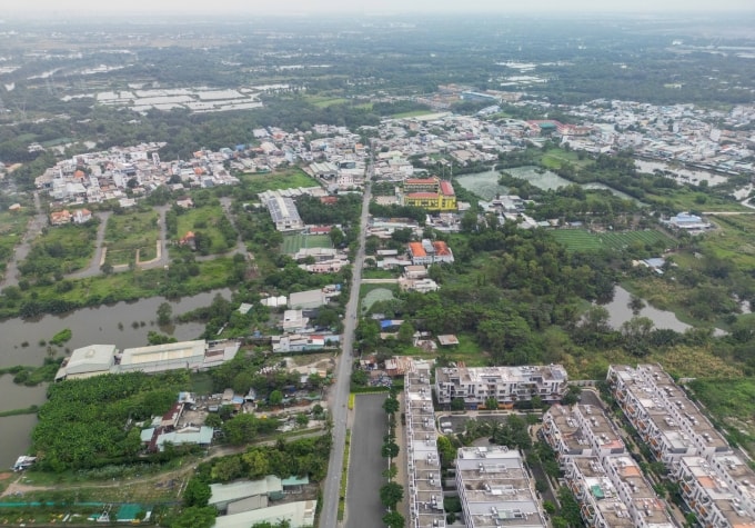 Bất động sản khu Tây TP HCM với các khu đất nền, nhà phố. Ảnh: Quỳnh Trần