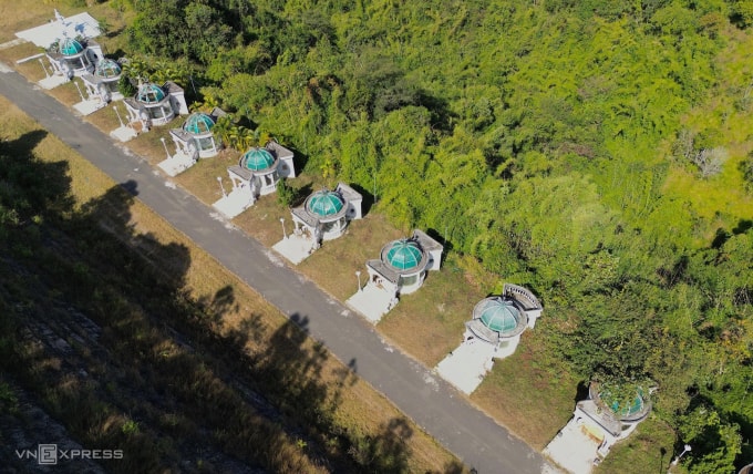 Hiện trạng cụm công trình nhà nghỉ dưỡng đã xuống cấp tại khu đô thị Đại Ninh. Ảnh: Trường Hà