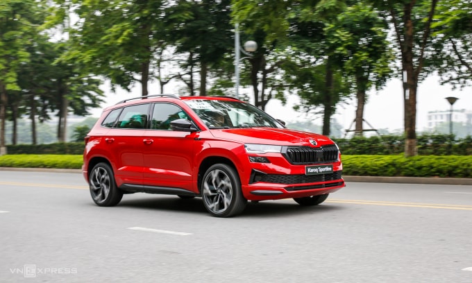 Skoda Karoq 2025 lăn bánh tại Hà Nội. Ảnh: Lương Dũng