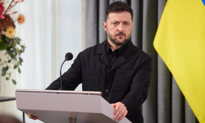 Ông Zelensky trong cuộc họp báo ở The Hague, Hà Lan hôm 16/12. Ảnh: Văn phòng Tổng thống Ukraine