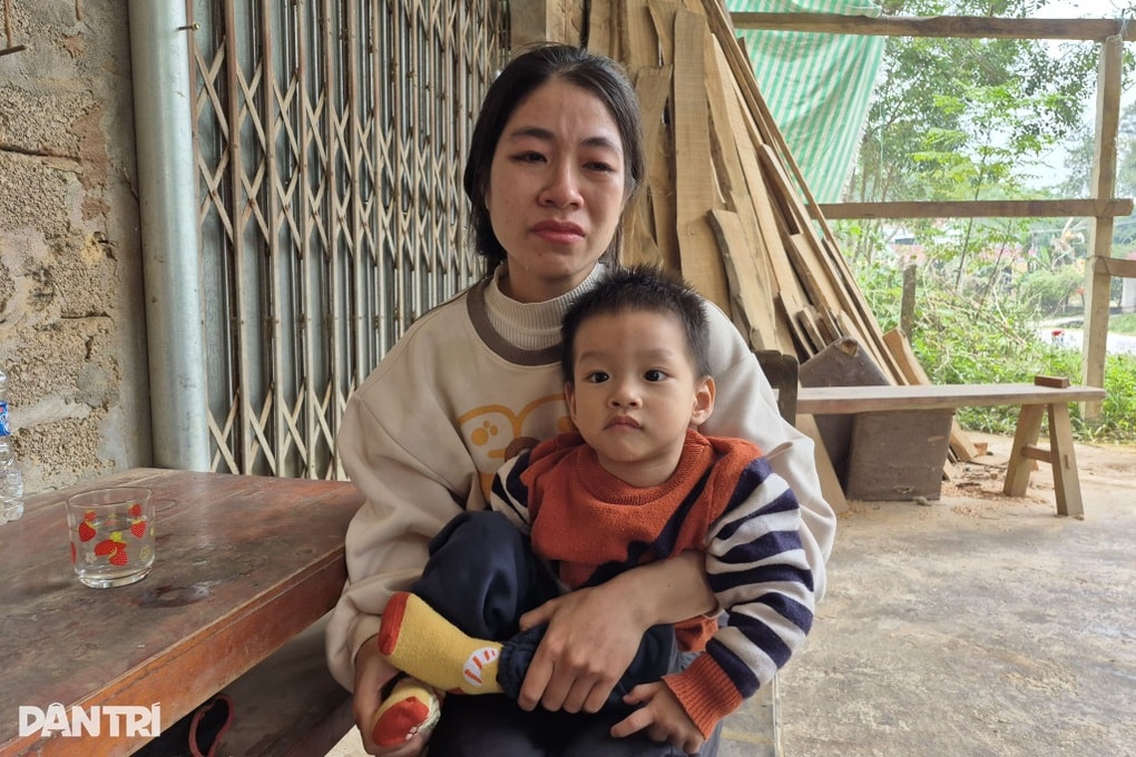 Vợ chồng trẻ như bị trời hành: Nếu không được điều trị, con tôi sẽ chết - 2