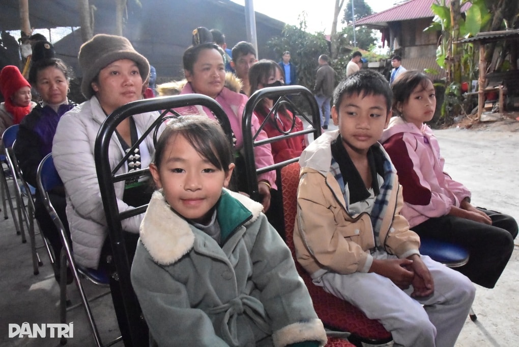 Học bổng yêu thương gieo mầm ước mơ tới trẻ em Chiềng Sinh - 3