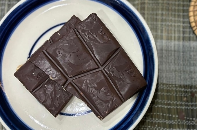 Chocolate đen ít đường, giàu chất chống oxy hóa có lợi. Ảnh: Anh Chi
