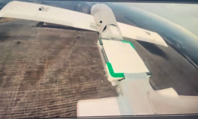 UAV Molniya-2 mang thiết bị thu phát đầu cuối Internet vệ tinh Starlink trong ảnh công bố ngày 15/12. Ảnh: Facebook/Serhy Beskrestnov