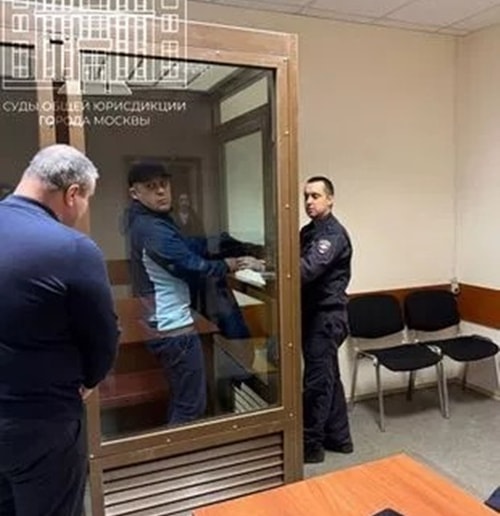 Dmitry Kuzmin hầu tòa trong phiên điều trần vừa qua. Ảnh: East2West