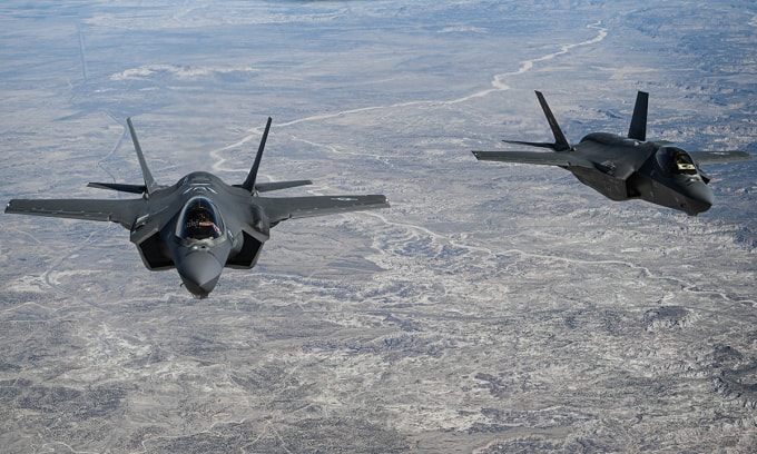 Tiêm kích F-35A Mỹ trên đường bay đến Santa Lucia, Mexico ngày 22/4. Ảnh: USAF