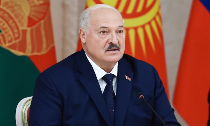 Tổng thống Belarus Alexander Lukashenko trong cuộc họp tại Minsk ngày 27/6. Ảnh: AP