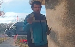 Kinh ngạc với những dấu chân trên vách đá dựng đứng - Ảnh 4.