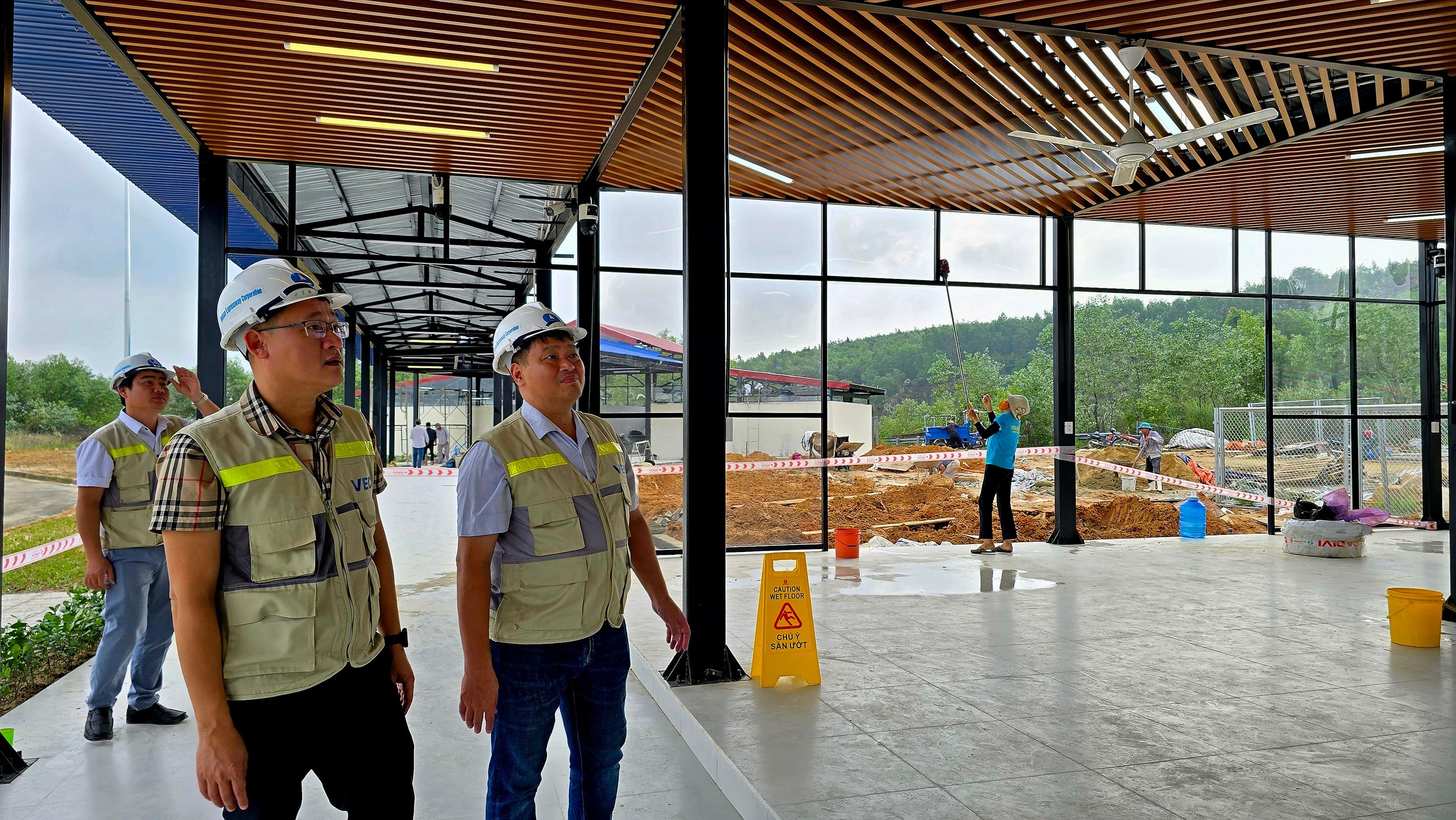 Điểm dừng xe đầu tiên trên cao tốc Đà Nẵng - Quảng Ngãi sắp khai thác - Ảnh 3.