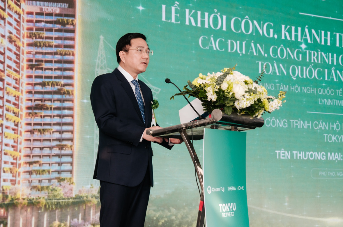 Lãnh đạo tỉnh Phú Thọ phát biểu trong lễ khởi công sáng ngày 19/12.