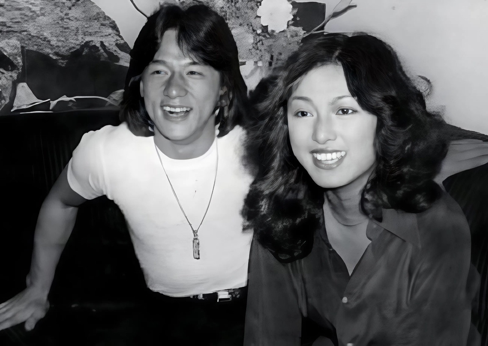 Thành Long mất 8 năm để chinh phục trái tim Mễ Tuyết.