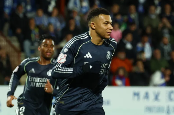 Kylian Mbappe mừng bàn trong trận Real thắng Talavera 3-2 ở vòng 1/16 Cup Nhà Vua trên sân El Prado, Talavera de la Reina, Tây Ban Nha ngày 17/12/2025. Ảnh: Reuters