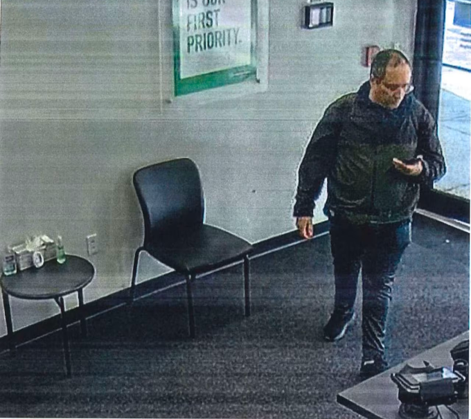 Nghi phạm Valente tại một cơ sở cho thuê xe ở Boston, Massachusetts hôm 17/11. Ảnh: Sở cảnh sát Providence