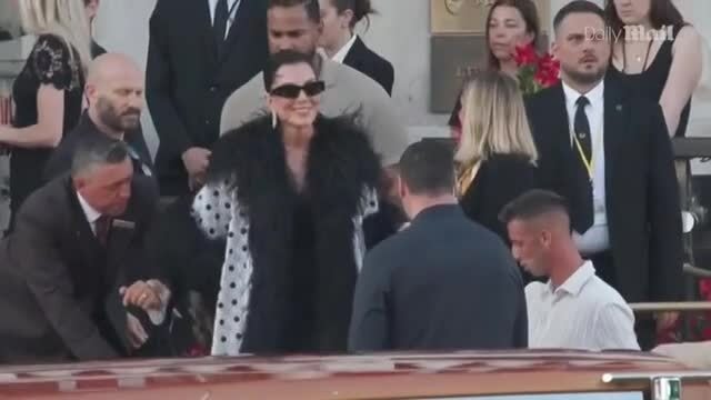 Dàn sao dự tiệc đồ ngủ của tỷ phú Jeff Bezos