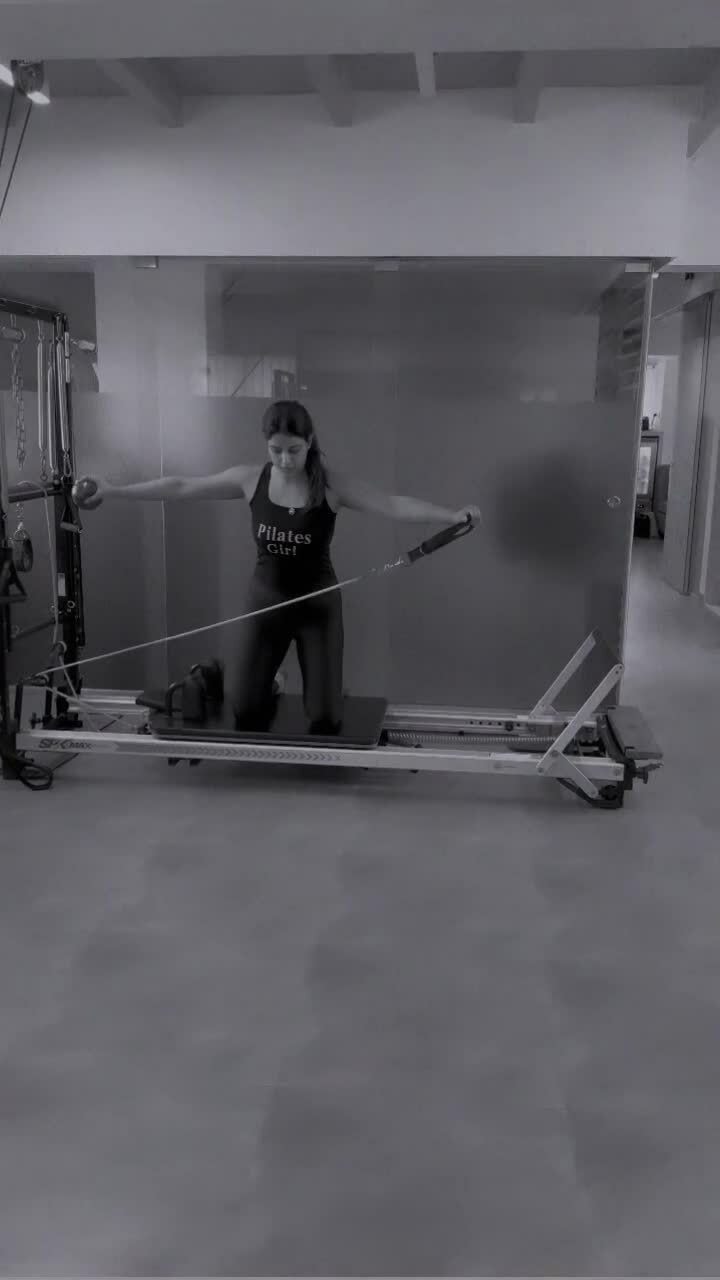 Harnaaz Sandhu tập gym