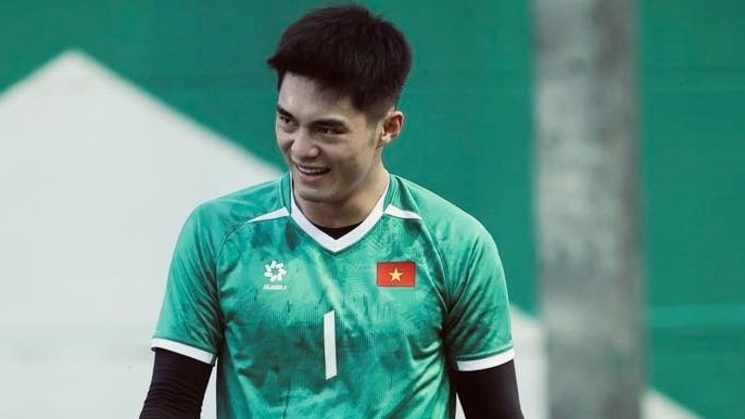 Thủ môn Trần Trung Kiên trên sân đấu