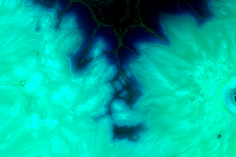 Màu xanh teal là sắc độ gần nhất mà con người có thể nhìn thấy, nếu không sử dụng phương pháp chiếu laser trực tiếp vào mắt để tạo ra màu sắc mới