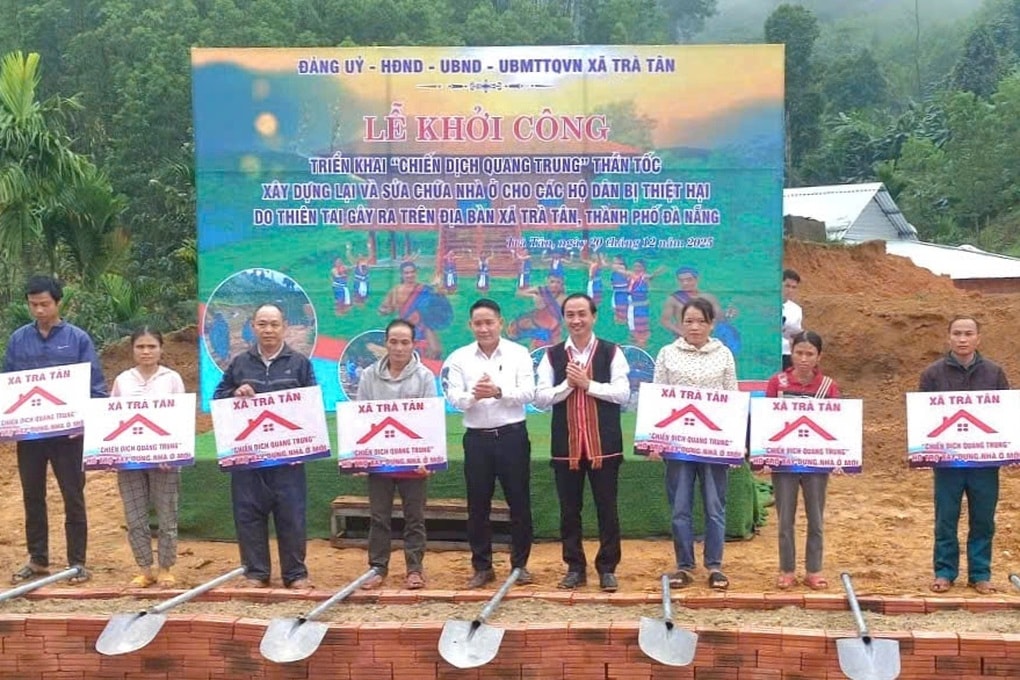 Bạn đọc Dân trí chung tay hỗ trợ xây nhà tặng người dân vùng lũ - 1 Bạn đọc Dân trí chung tay hỗ trợ xây nhà tặng người dân vùng lũ - 1