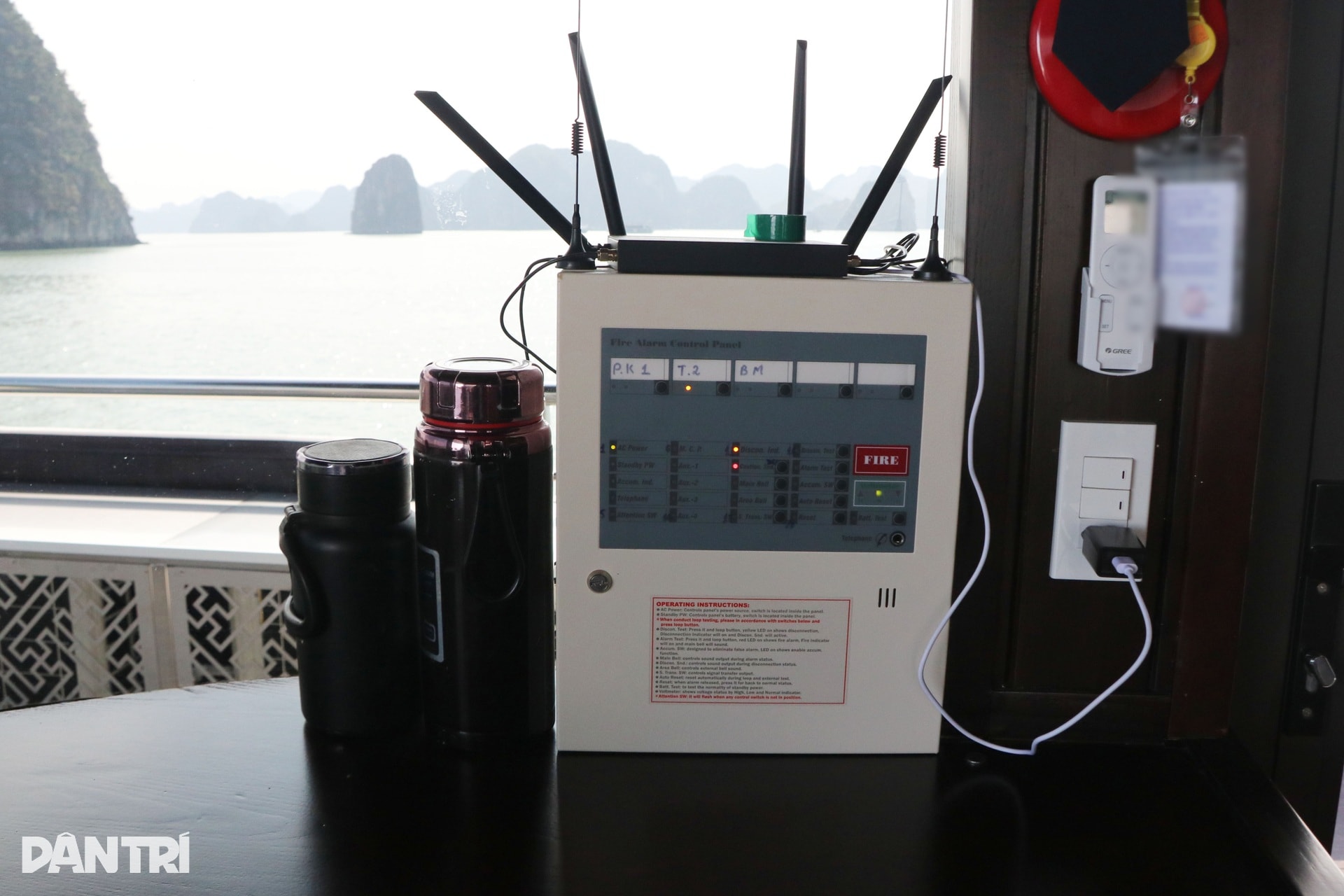 Du khách quốc tế thích thú khám phá Vịnh Hạ Long mùa đông - 11