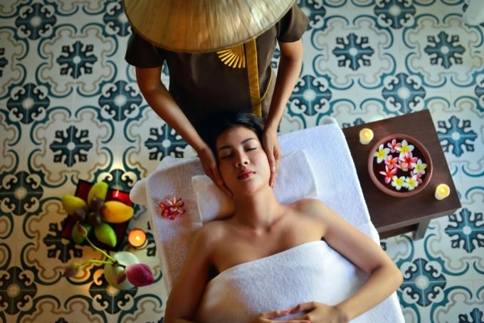 Du khách trải nghiệm dịch vụ spa tại khu nghỉ dưỡng. Ảnh: The Anam Cam Ranh resort
