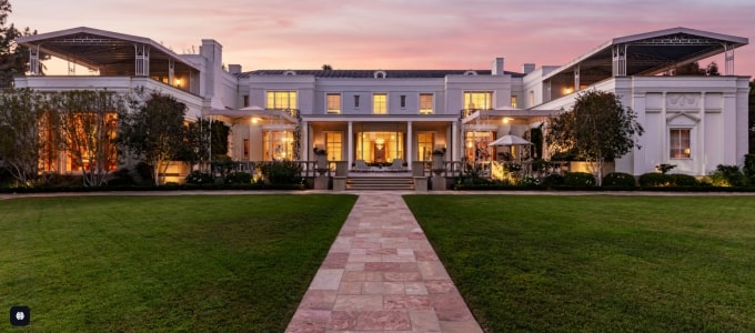 Biệt thự Casa Encantada từng được rao bán với giá 250 triệu USD.Ảnh: SIMON BERLYN