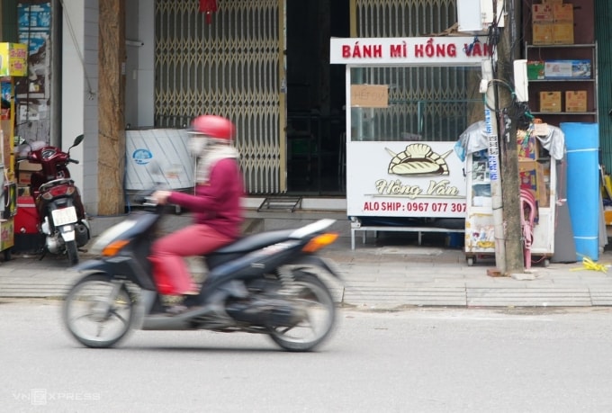 Cơ sở chính của bánh mì Hồng Vân trên đường Nguyễn Nghiêm - nơi sản xuất chả cung cấp cho các điểm bán bánh mì. Ảnh: Phạm Linh