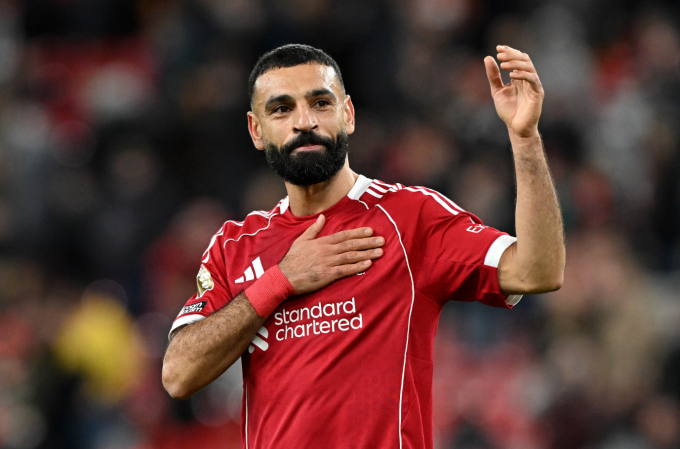 Mohamed Salah tri ân người hâm mộ sau trận Liverpool thắng Brighton 2-0 trên sân Anfield, thành phố Liverpool, Vương quốc Anh ngày 13/12/2025. Ảnh: Liverpool FC