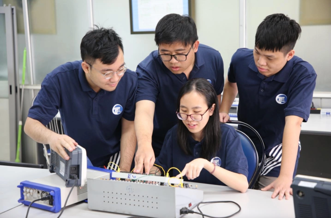 Sinh viên trường Đại học Công nghệ, Đại học Quốc gia Hà Nội. Ảnh: VNU-UET