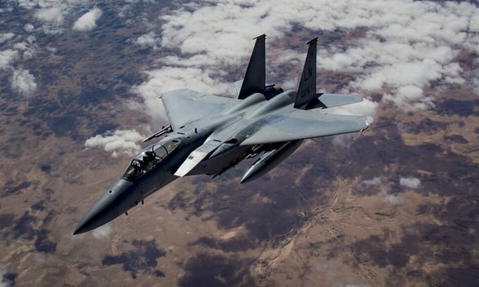 Một tiêm kích F-15 Strike Eagle của không quân Mỹ bay trên bầu trời Syria hồi năm 2019. Ảnh: Không quân Mỹ