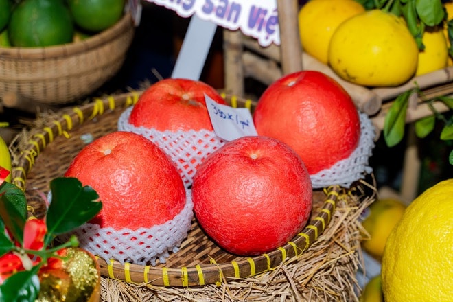VIDEO: Bưởi tiến vua, na mùi sầu riêng, chuối bàn tay Phật giá dưới 1 triệu “đổ bộ” TPHCM dịp Tết 2026 - Ảnh 11.