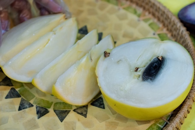 VIDEO: Bưởi tiến vua, na mùi sầu riêng, chuối bàn tay Phật giá dưới 1 triệu “đổ bộ” TPHCM dịp Tết 2026 - Ảnh 10.