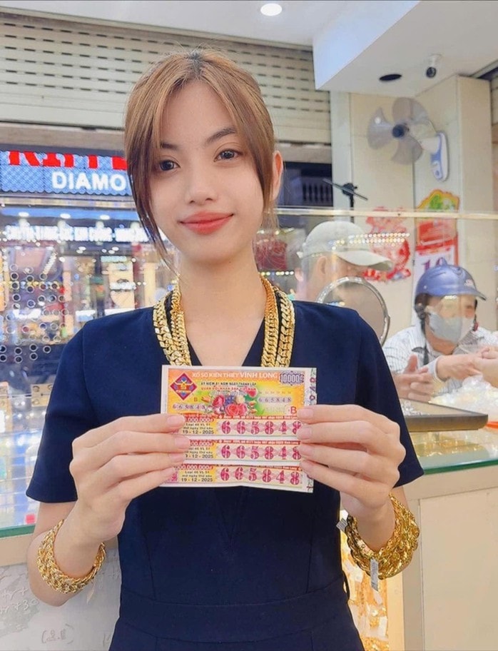 Nữ nhân viên xinh đẹp ở tiệm vàng Vĩnh Long làm bão xổ số miền Nam - Ảnh 1.
